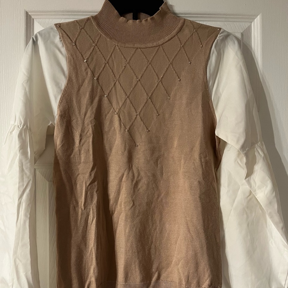 Belldini Small Women's Mock-Neck  Sweater Brown/white Shirt Blouse, white